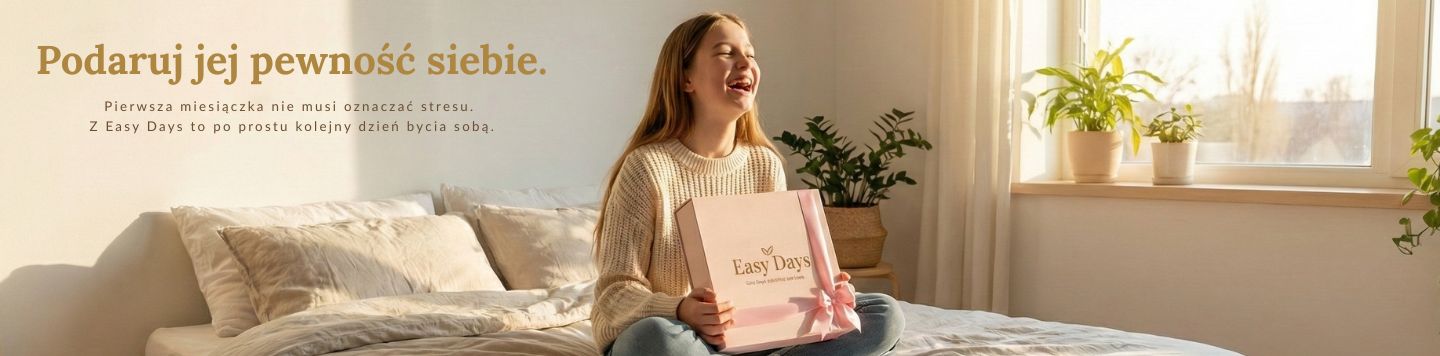 Uśmiechnięta i pewna siebie nastolatka z boxem Easy Days. Pozytywne podejście do pierwszej miesiączki bez stresu i lęku.
